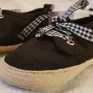 NWT Carter's Baby Shoes 6-9 Months